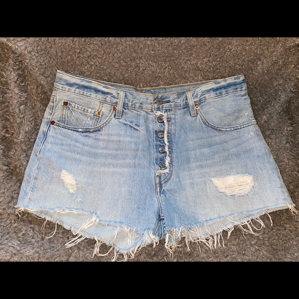 ✨ Levi’s shorts✨